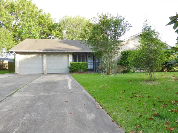255 Andorra Ln, Houston, TX 77015