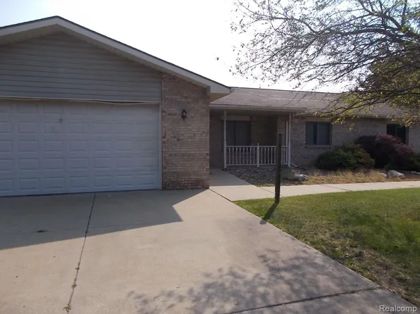 637 Arlington Dr, Caro, MI 48723