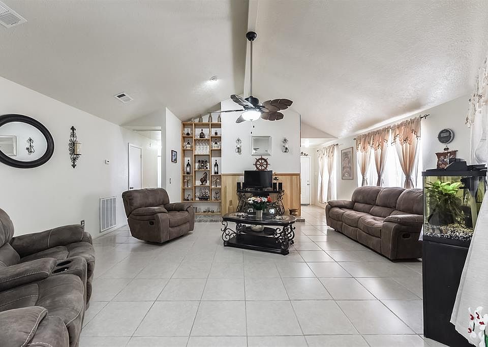 1st image of 9431 Clipperwood Pl