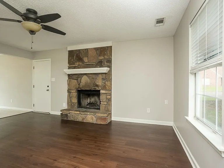 1271 Breezy Gate Dr — Photo 4