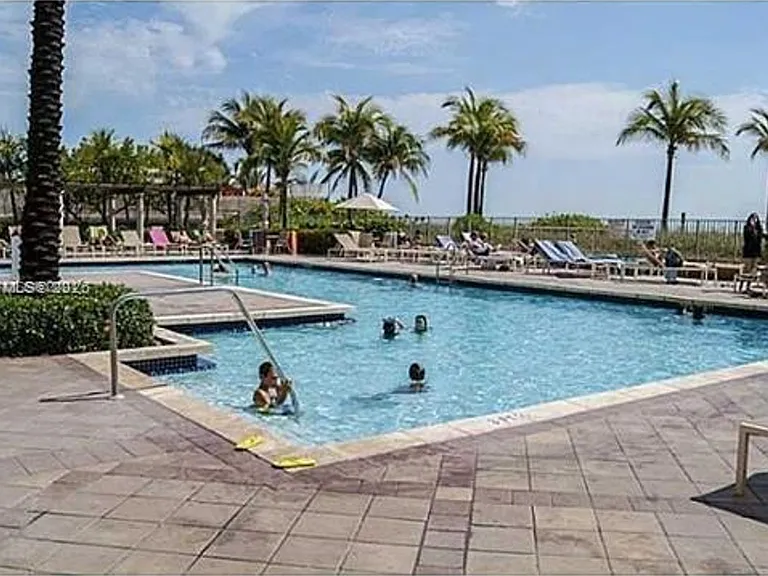 2080 S Ocean Dr #CU-309 — Photo 8