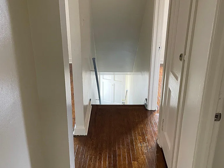 1139 Empire Ave #B — Photo 3