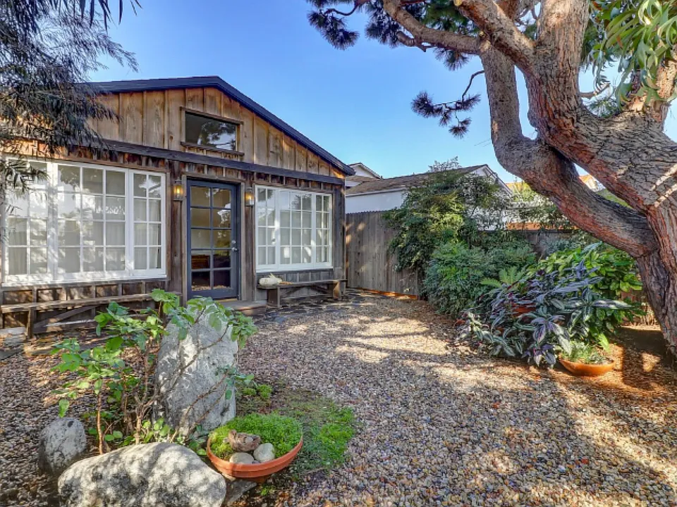 12039 Culver Dr