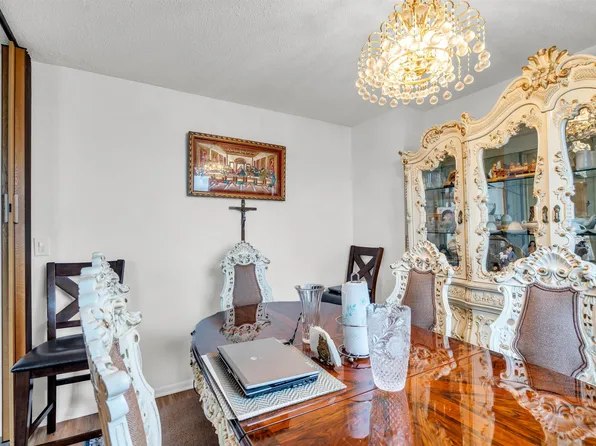 2508 Harmon Cove Tower image 11 of 24