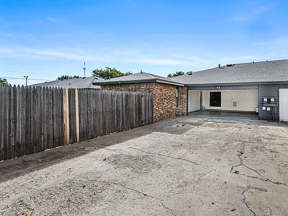 2nd image of 6004 Estacado Ln