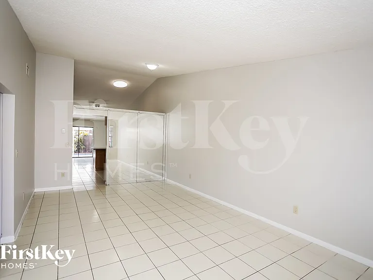 5505 W 27th Ln — Photo 3