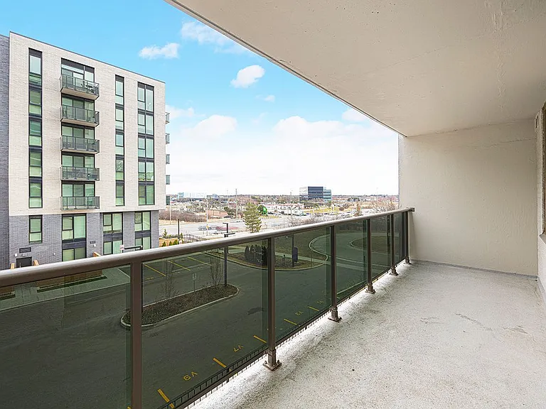 297 Queens Ave — Photo 11