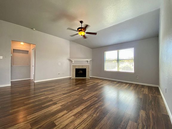3rd image of 2705 Sequoia Dr