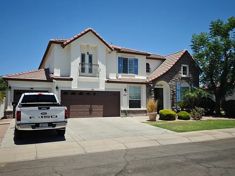 418 E Horseshoe Dr — Photo 1
