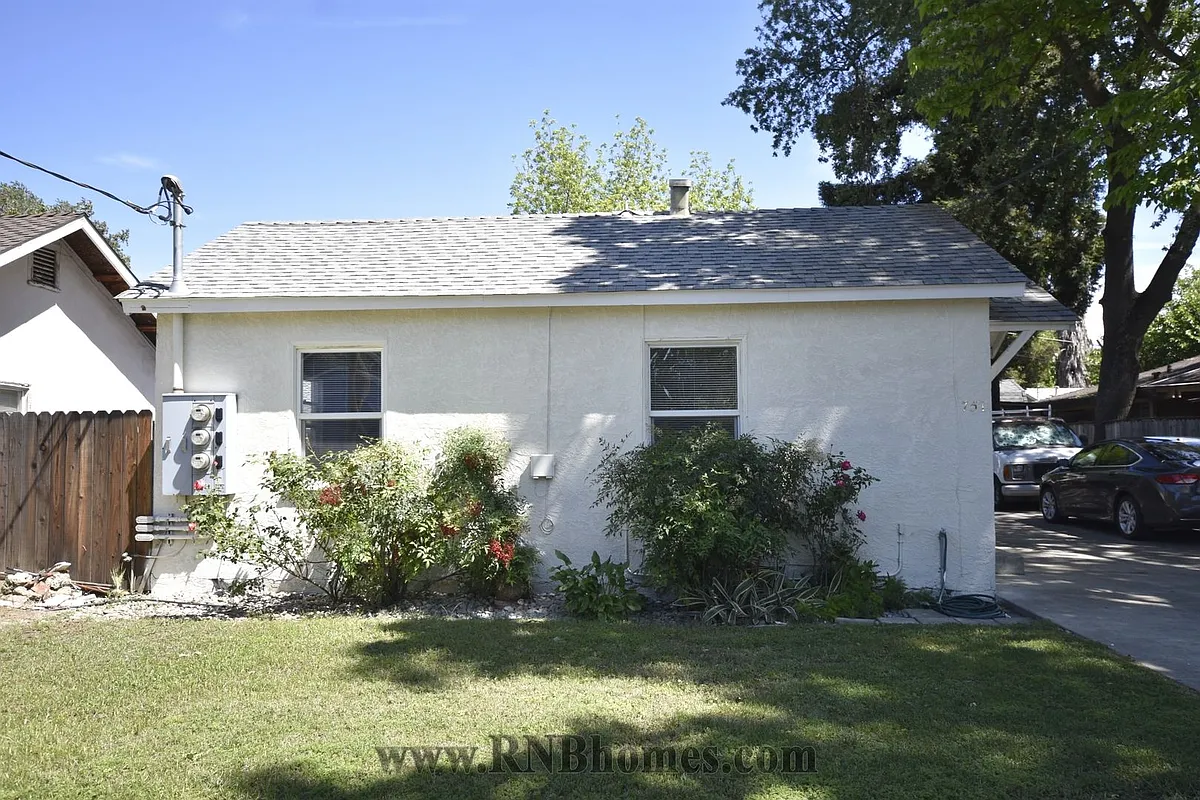 Building Photo - 751 5th St