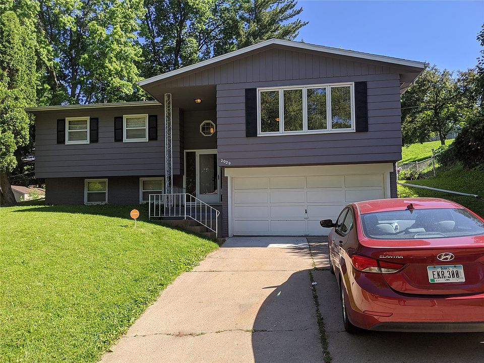 1st image of 2029 Birchwood Dr NE