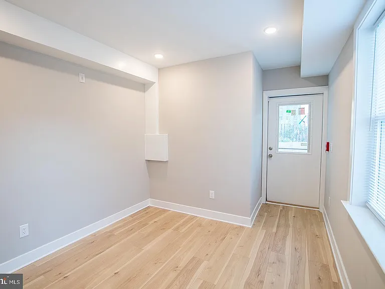4926 Locust St #1 — Photo 10