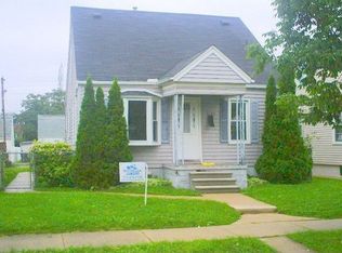 3136 Charles St, Trenton, MI 48183
