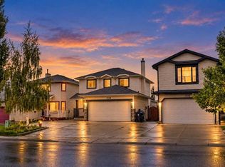 7198 E Laguna Way NE, Calgary, AB T1Y 7B4
