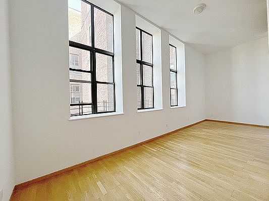 1st image of 371 Madison St APT 422