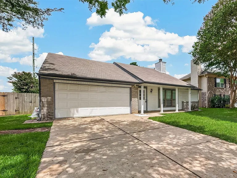 2423 Anthony Hay Ln — Photo 2