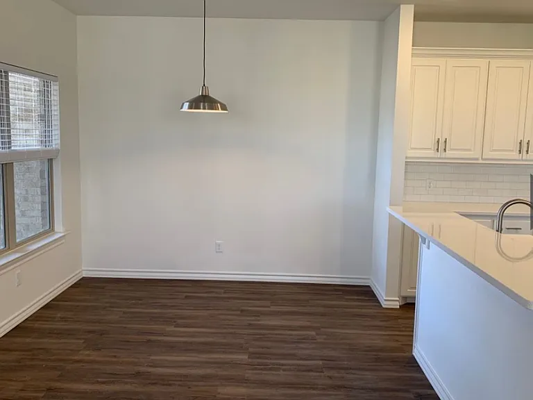 5525 Kemper St — Photo 10