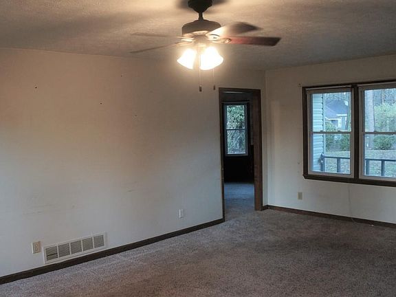 4th image of 617 Colony Ct