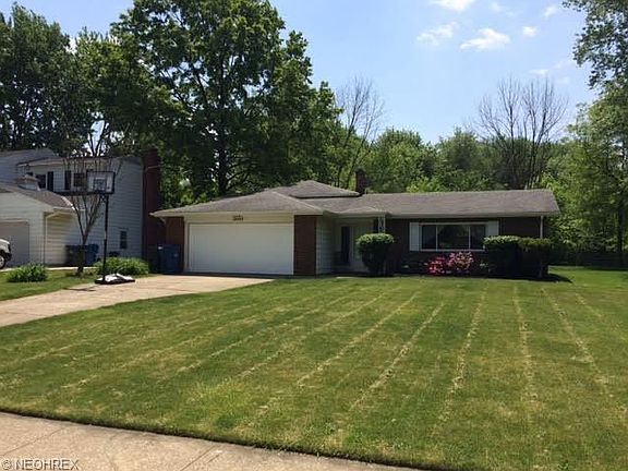 3rd image of 28493 Windsor Dr