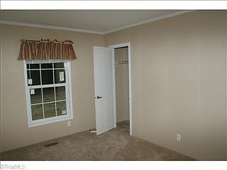 4th image of 705 Meadow St