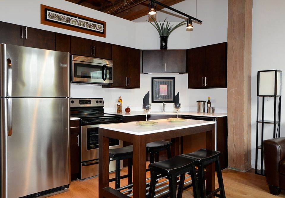 1st image of 125 E 21st St APT 214