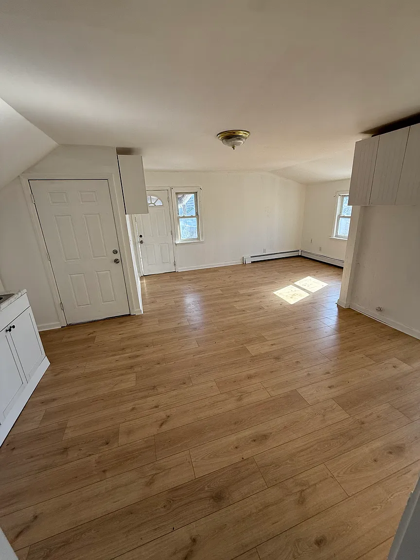 16 Wilson St APT 2 photo 1