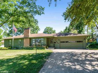 1526 W 8th St, Cedar Falls, IA 50613