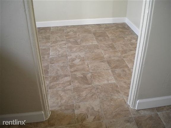 4th image of 254 Ash Ave