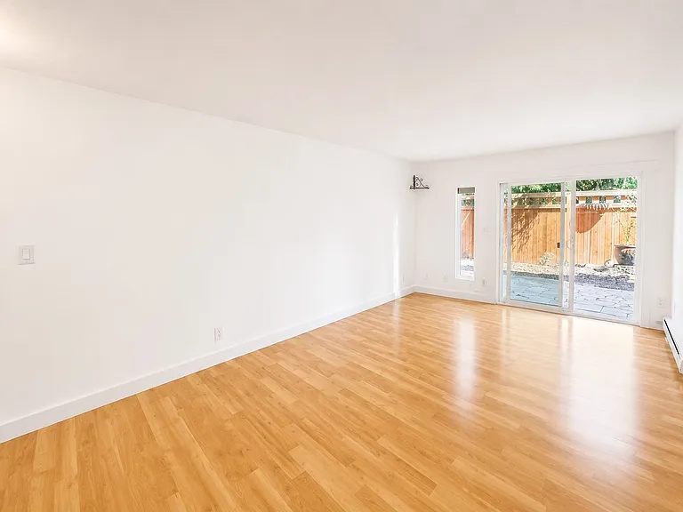 2111 E John St #104 — Photo 6