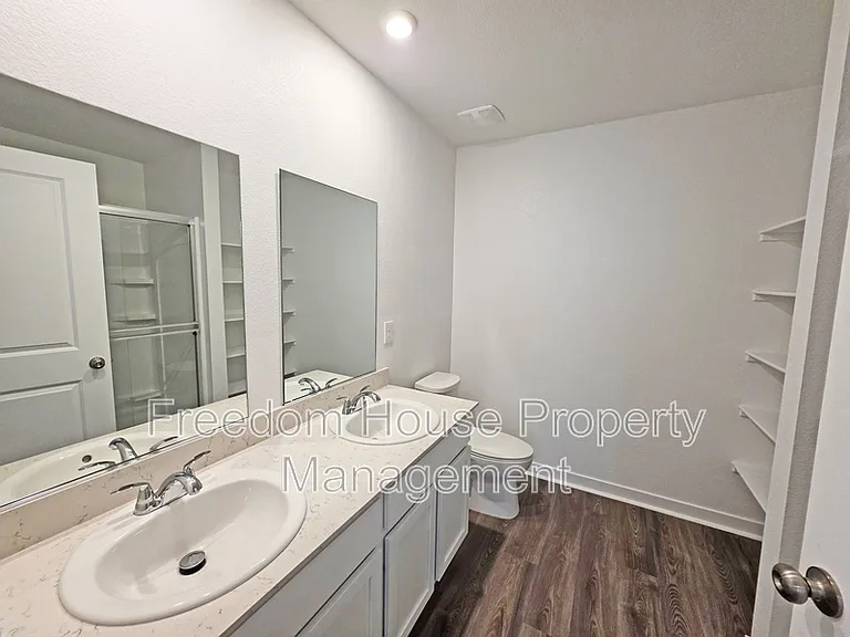710 E Huyana Wind Dr — Photo 23