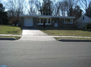 716 Hedgerow Dr, Broomall, PA 19008