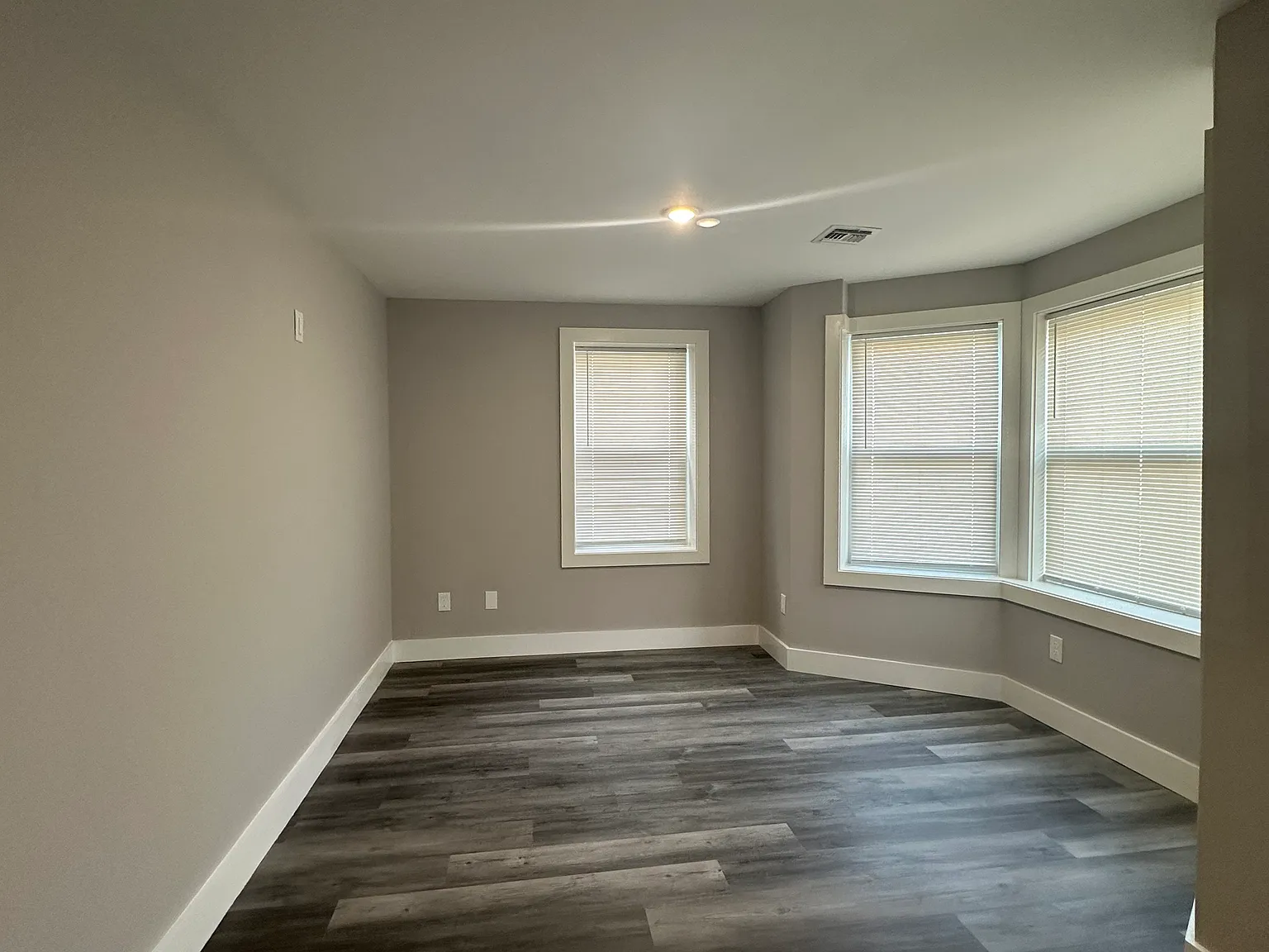 333 Amherst St — Photo 3