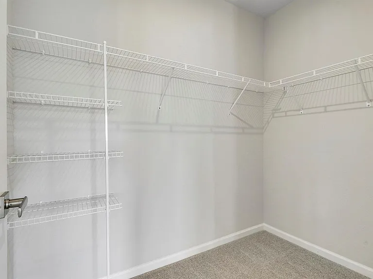 15404 SW American St — Photo 32