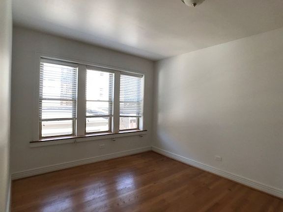 4th image of 2014-24 W Foster Ave #2016-2