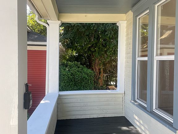 2nd image of 612 E Magnolia St #101