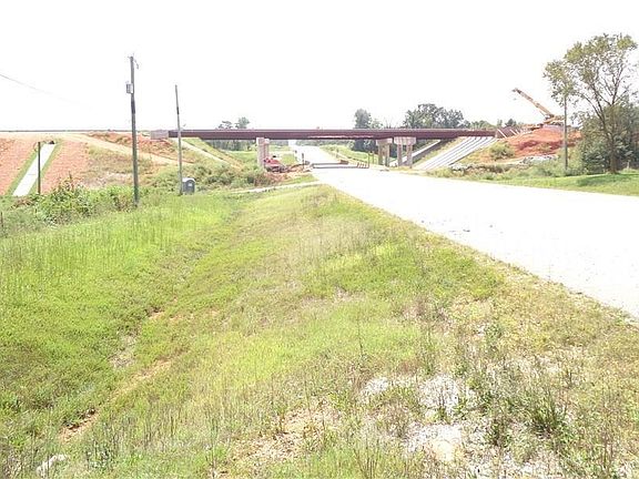3rd image of 13090 N Highway 279