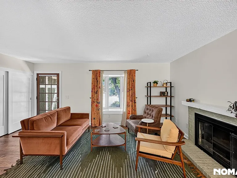 15652 E Jefferson Ave — Photo 13