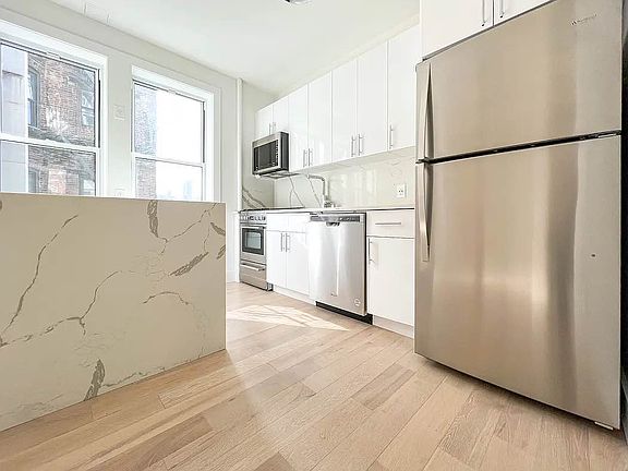 2nd image of 210 W 10th St #4H
