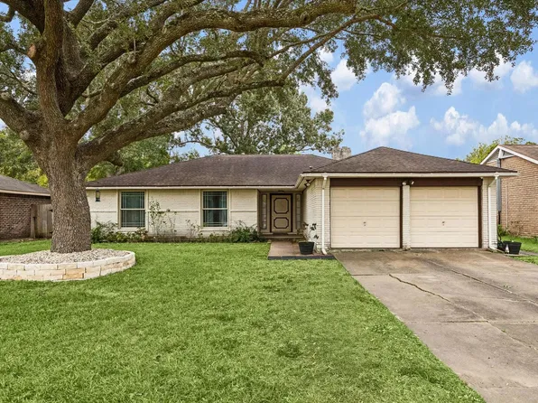 307 Brandywyne Dr, Friendswood, TX 77546