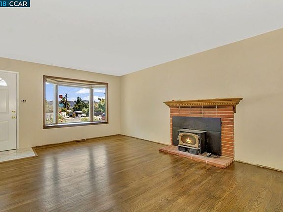 4th image of 677 El Cerro Dr