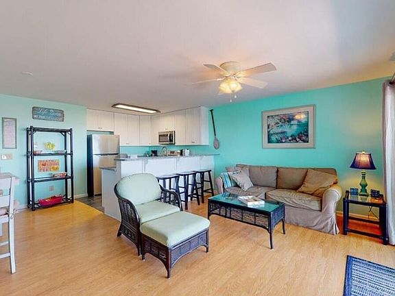 5th image of 418 Carolina Beach Ave N