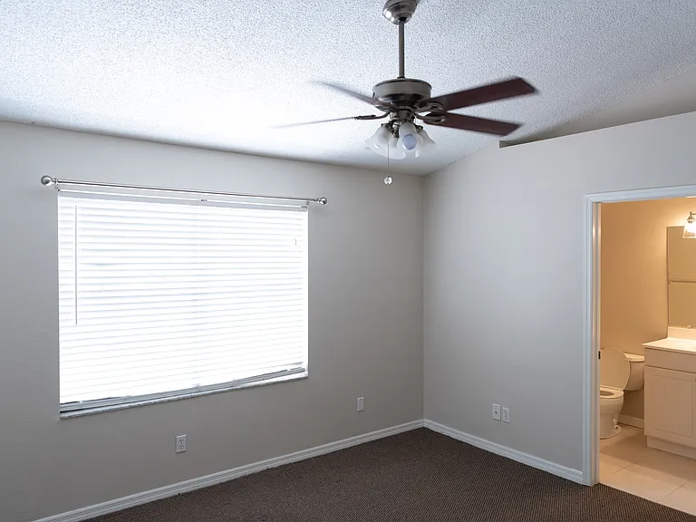 1594 Chateaux De Ville Ct — Photo 17
