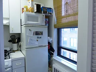 Rented by R New York