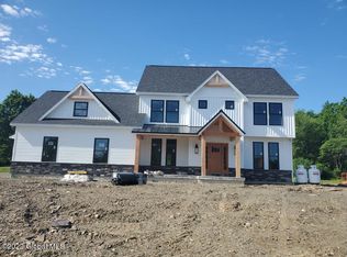 3 Woodland Hill Rd, Wynantskill, NY 12198