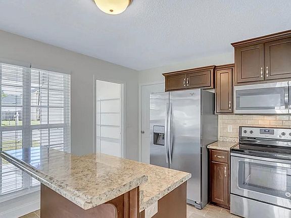 5th image of 707 Highgrove Ct
