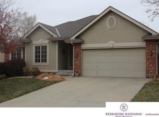 17222 William Cir, Omaha, NE 68130