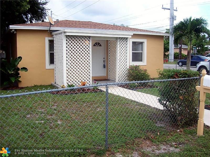 1st image of 800 NW 15th Ter