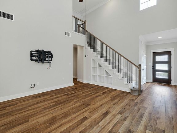 5th image of 16117 Nightshade St