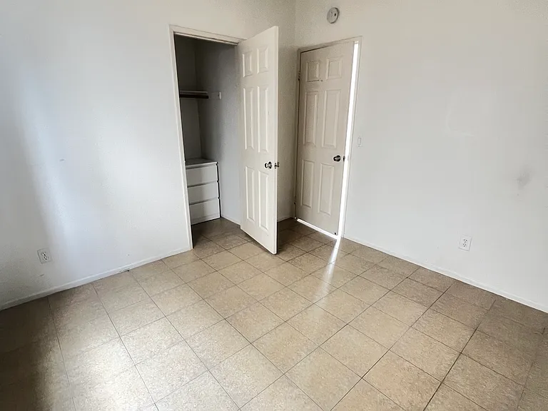 9250 Longridge Way — Photo 6