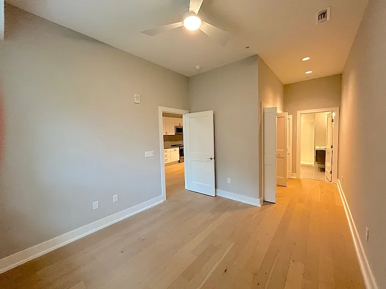 601 E 39th Street — Photo 94